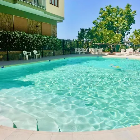 Pool Best Nest Lejlighed