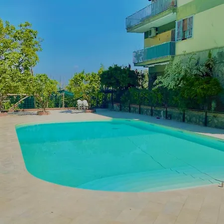Pool Best Nest Σορέντο